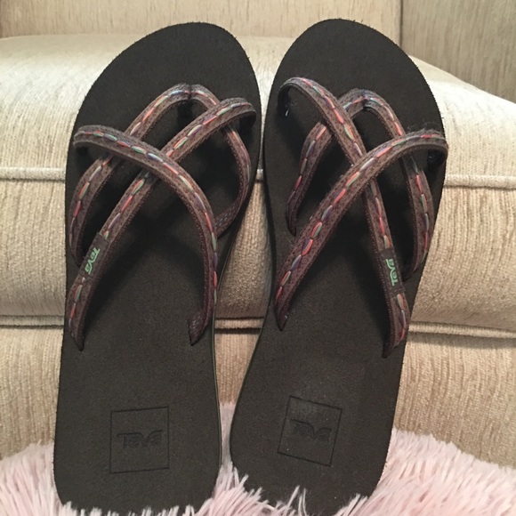 Teva Shoes - Teva size 9 brown thong straps sandals